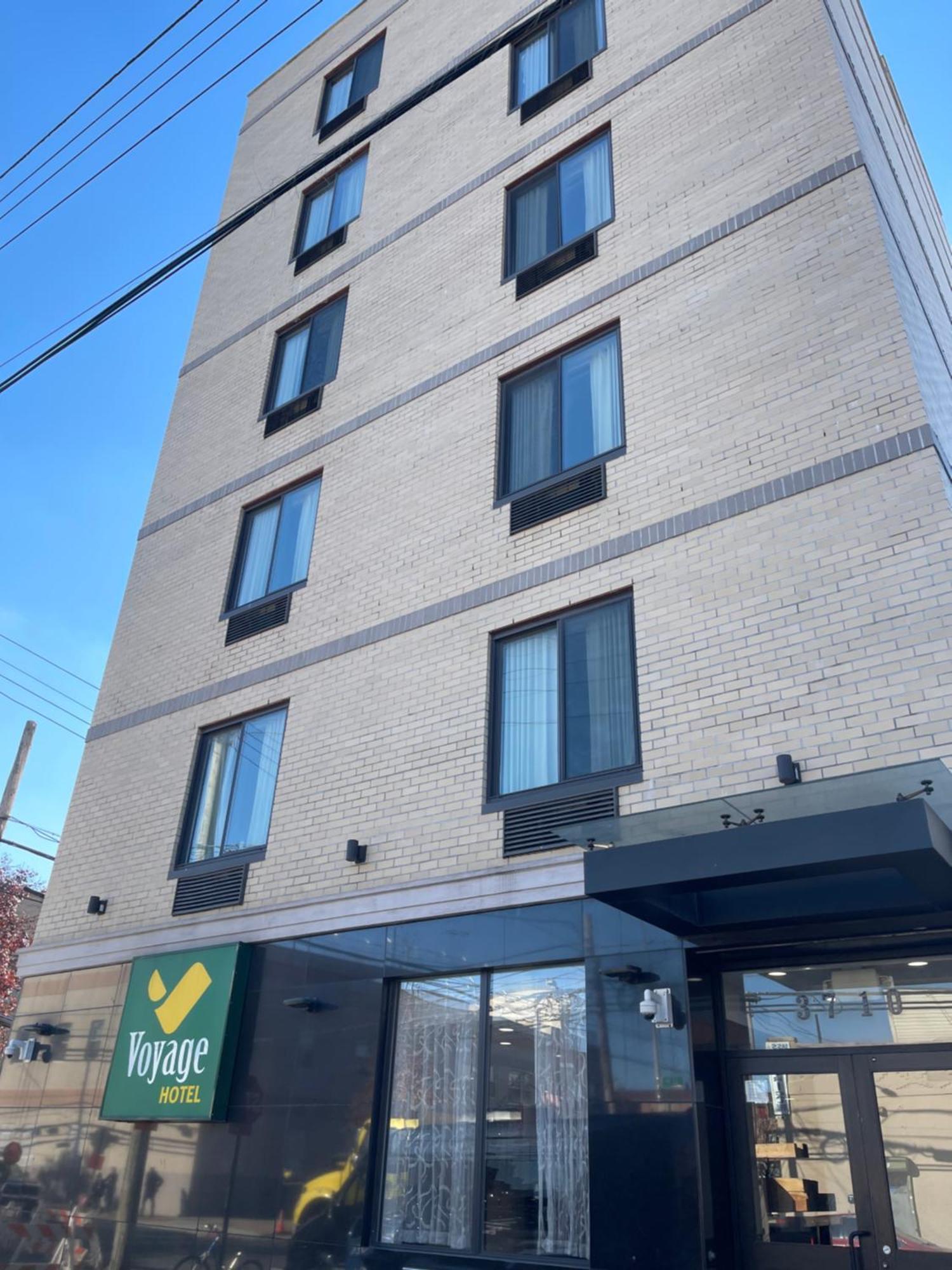 Voyage Hotel New York Exterior photo